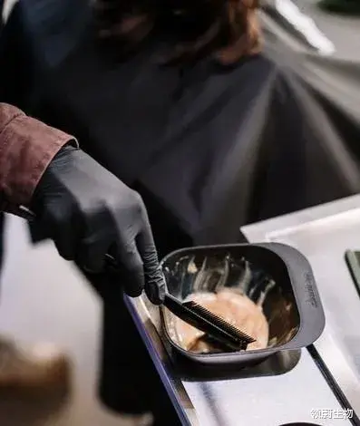 牙结石|研究结果显示使用永久染发剂与男性患前列腺癌的风险增加77%有关