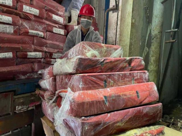 岳阳广电 我市集中销毁涉嫌走私冻品1487箱26395公斤