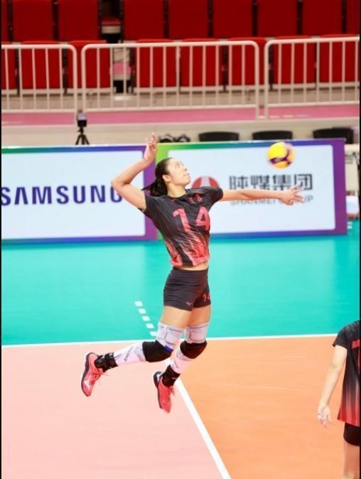 江苏女排|3-0！杜清清砍17分，山东2连胜！江苏收获1惊喜，未来接班张常宁