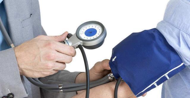 高血压|高血压不能吃韭菜吗?医生:若想控制血压,这3种素食尽量少碰