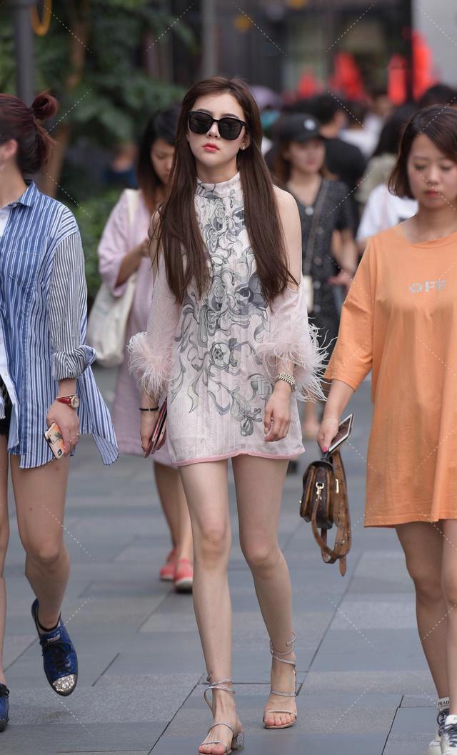 穿衣搭配|衣着轻盈,穿着有气质感,尽显个性优雅风姿。