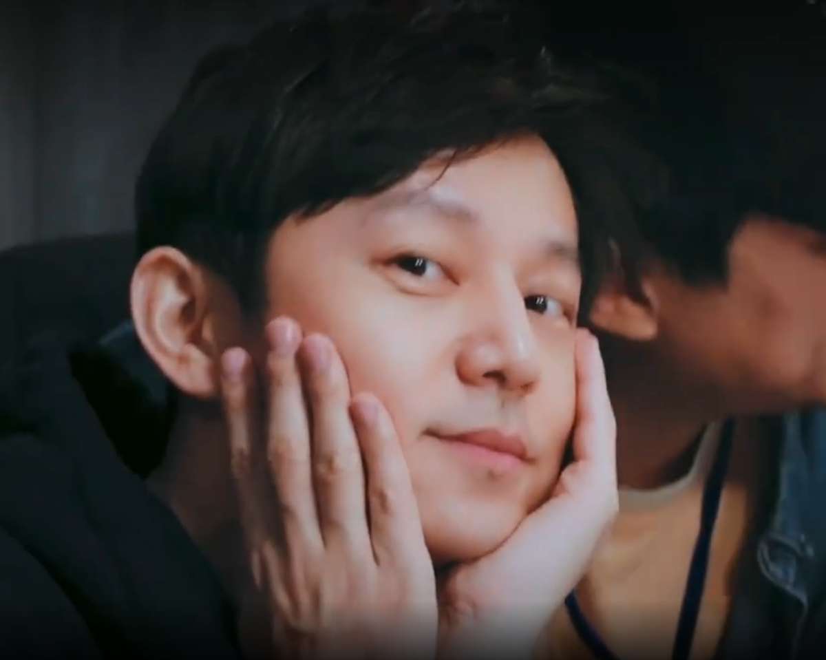 何炅|黄磊老婆孙莉晒日常，何炅罕出镜状态佳，双手捧脸一脸傲娇被夸嫩