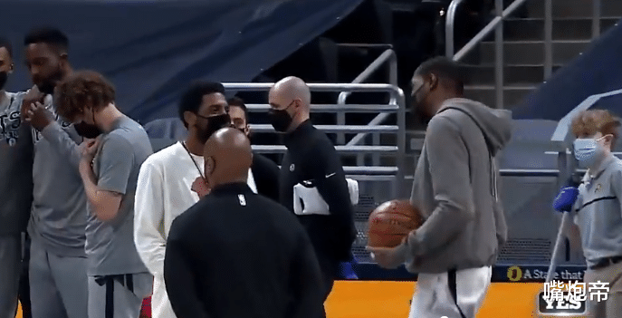 篮网队|欧文KD老演员了!场边大笑单打哪受伤了?最大惊喜没准留给詹姆斯