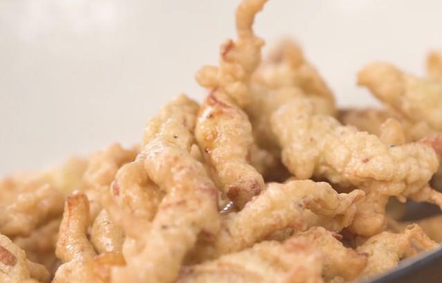 Ada妈妈|简单好吃的平菇素肉条，外脆里嫩，鲜香味美，家中孩子爱吃的美食