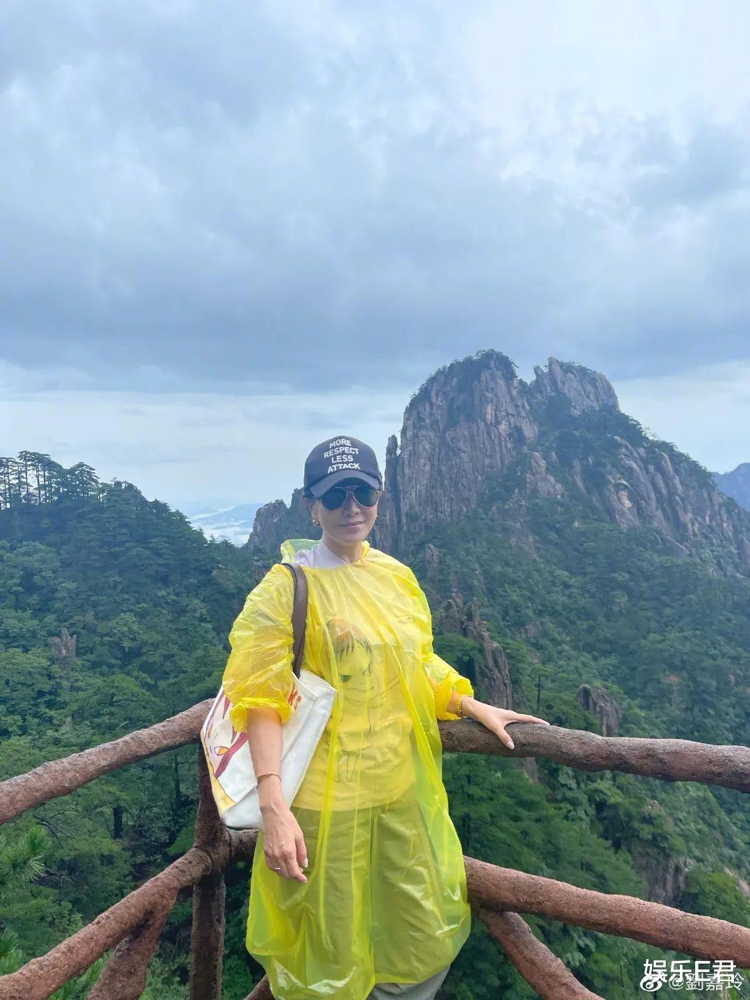 陈红|梁朝伟平安夜晒圣诞树，意外曝光上海古典别墅?，由刘嘉玲斥资亿元购入