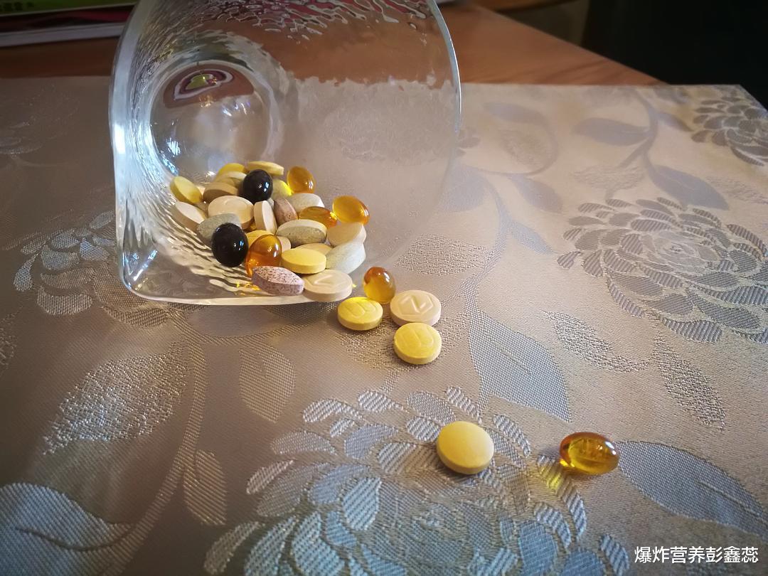 爆炸营养彭鑫蕊 鼓励断食排毒的养生大师享年51岁，给人们警示：4种做法不可取