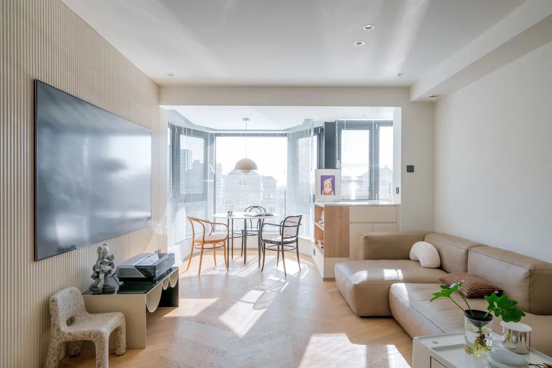 73㎡简约风小户型,餐厅设计在阳台,太有情调了!爱了爱了