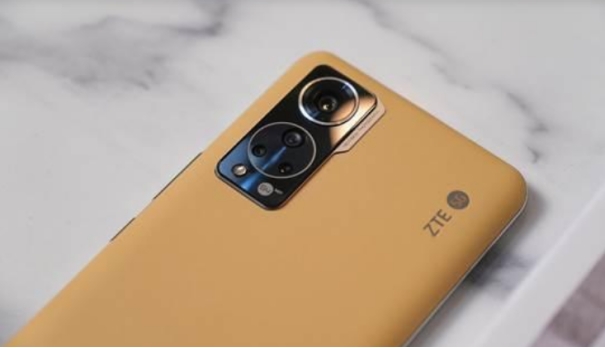 5G|世界视力日，护眼旗舰中兴Axon 30 5G至臻版，爱护眼睛 中兴有责