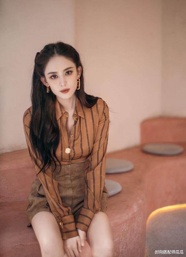 时尚搭配师瓜瓜|被娜扎新造型惊艳到了，抹胸衬衫配热裤尽显长腿优势，复古又时髦
