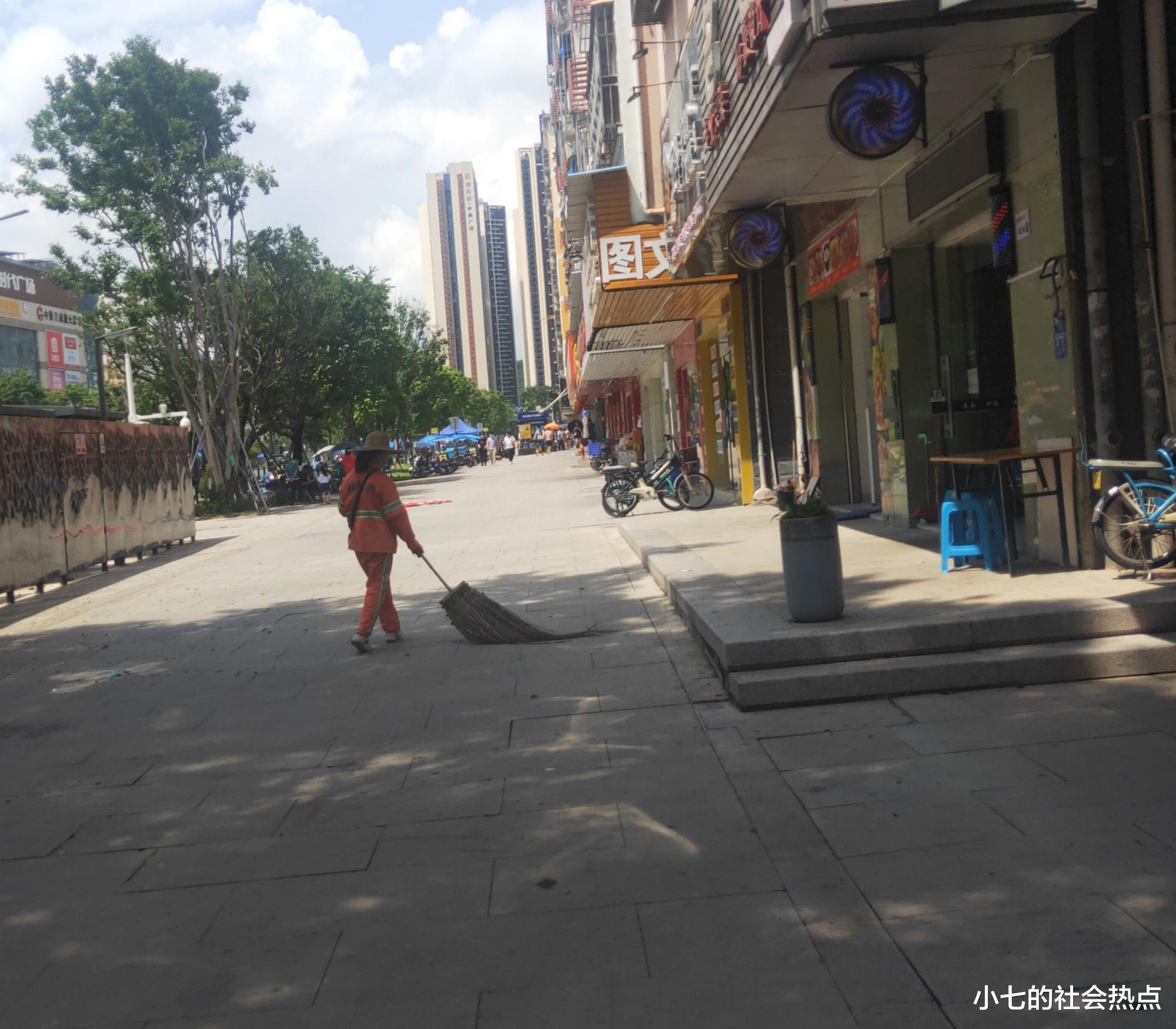 |实体店顾客稀少，开业两个月旺铺转让，未来何去何从？