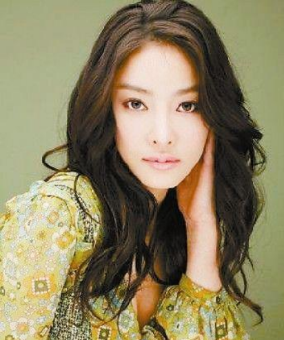 应采儿|她曾公开怒怼“潜规则”，嫁给大15岁的陈小春，结婚11年恩爱如初