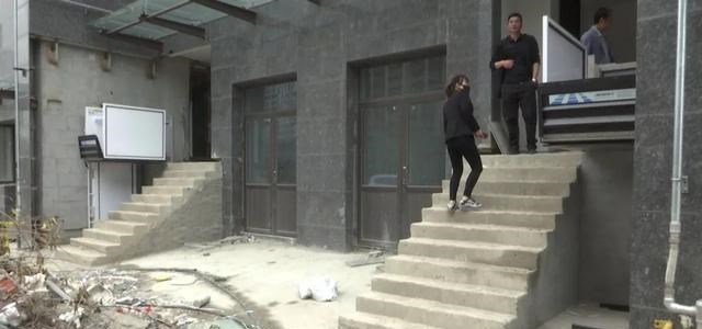 说学习大实话 楼梯反人类、消防栓堵门...南通这个小区还没交付，业主先崩溃了