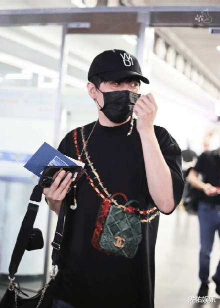 王鸥|王鸥何九华恋情疑曝光,情侣手机壳互刻对方名字,两人疑好事将近