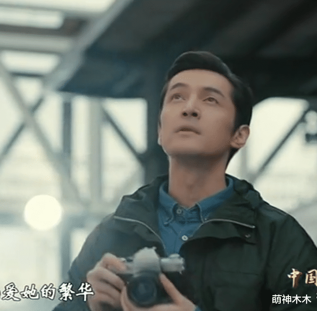 周深|央视国庆晚会创新亮点！现场无主持人，周深伴舞上演一键换装