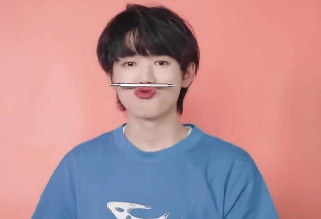 明星|宋亚轩青梅竹马颜值高，第一眼看神似严浩翔，对小宋的点评独特