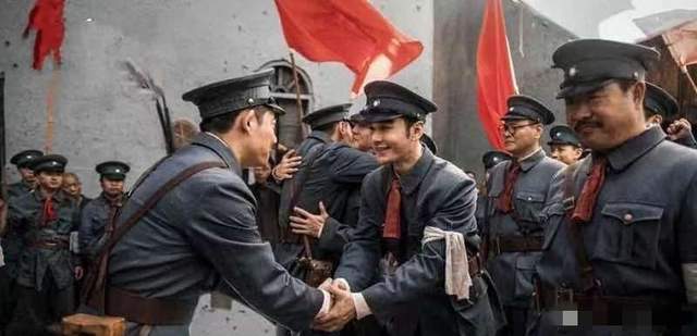 吴京|看到吴京爆火，“嘎子”连拍了3部“伪战狼”，再模仿也都是烂片