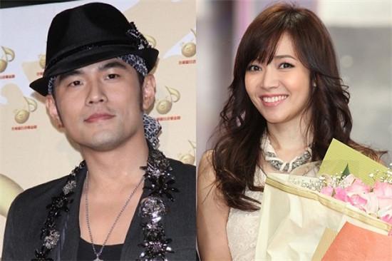 蔡依林|周杰伦为何不娶蔡依林，还与侯佩岑分手，因为他当时喜欢的女星妩媚动人身材超棒