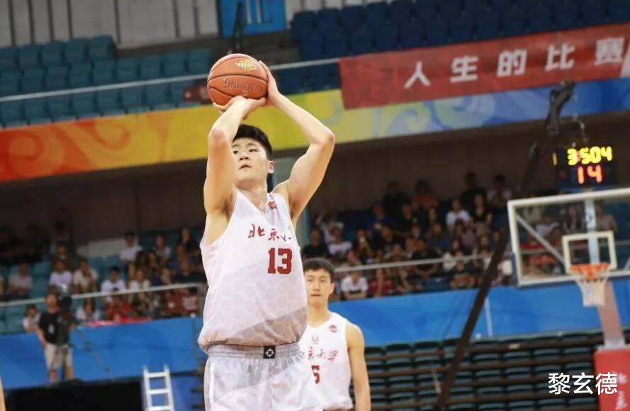 国足|9中8榜眼秀爆发，21+11生涯首砍两双，万圣伟缺席成就北大学弟