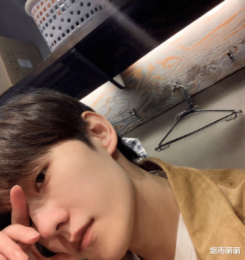 晒晒杨洋现实住的豪宅,家里干净得像样板房,平时太爱搞清洁了