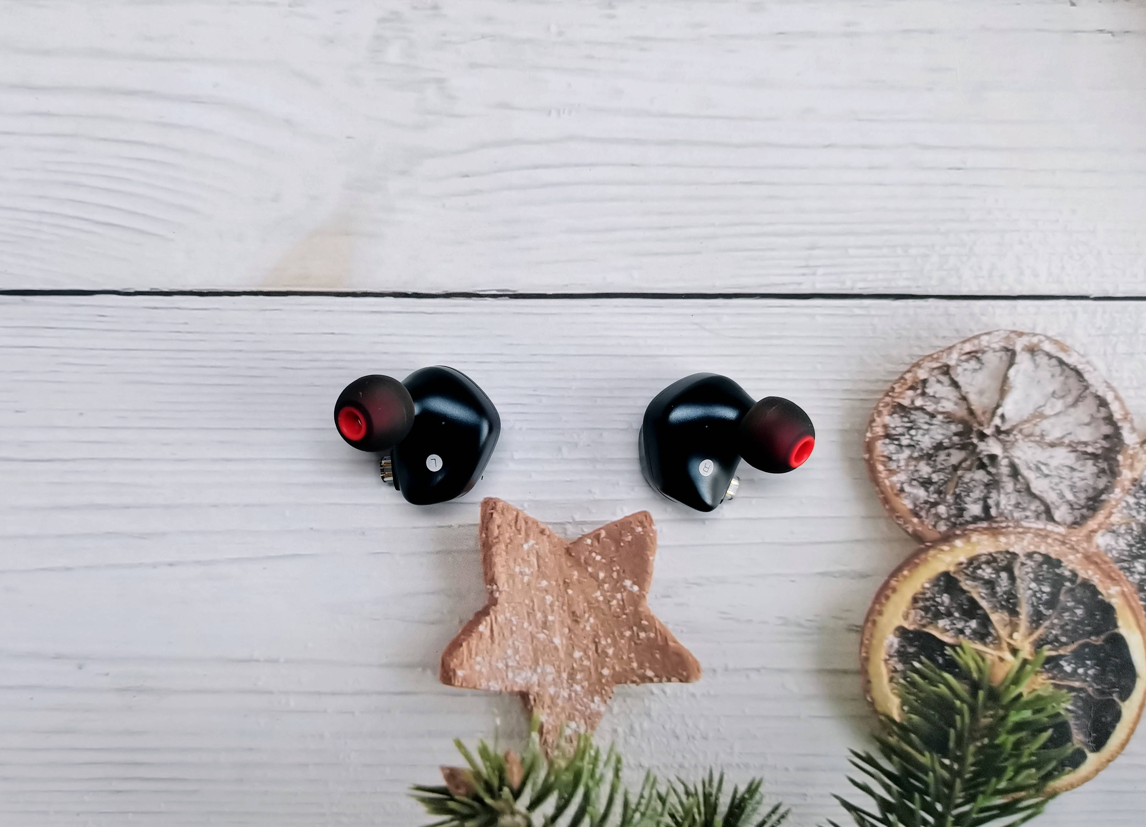 联想|TRN VX Pro耳机上手评测，搭载了一圈八铁的旗舰级HIFI耳机