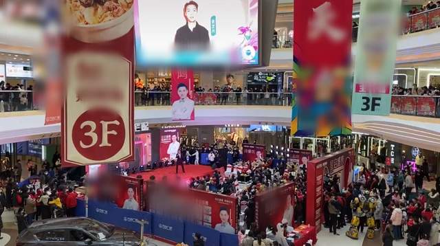 TVB|54岁前TVB男星露面，现身简陋商演人气高，为自闭症儿子息影多年