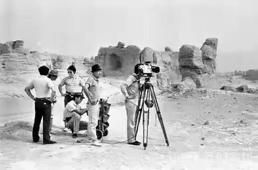 王菲|76岁知名主持人被曝晚景悽凉，小18岁妻子携女双双失联