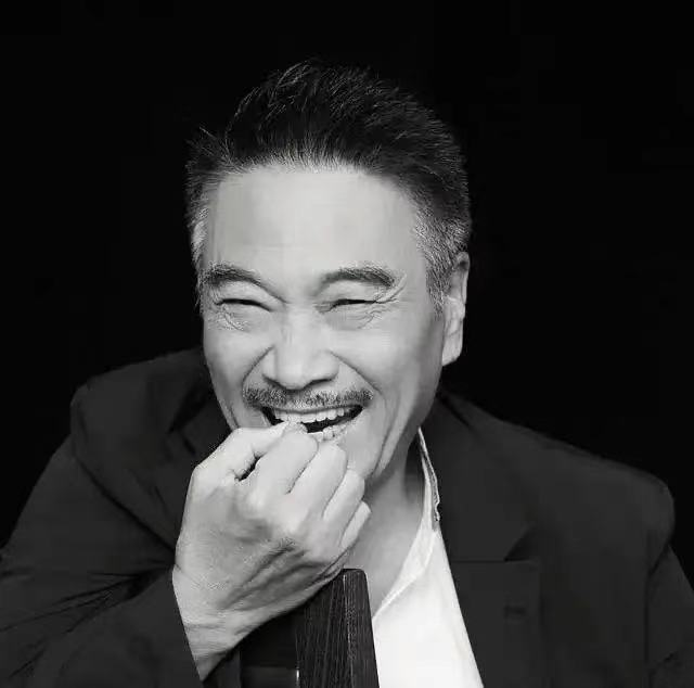 周星驰|周星驰现身吴孟达葬礼，即将面临6个月监禁？网友：站不住脚