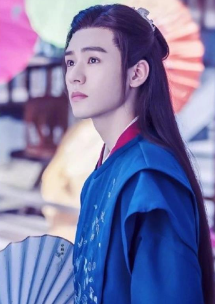 快乐大本营|张哲瀚和龚俊在《快乐大本营》节目中玩得特别开心。