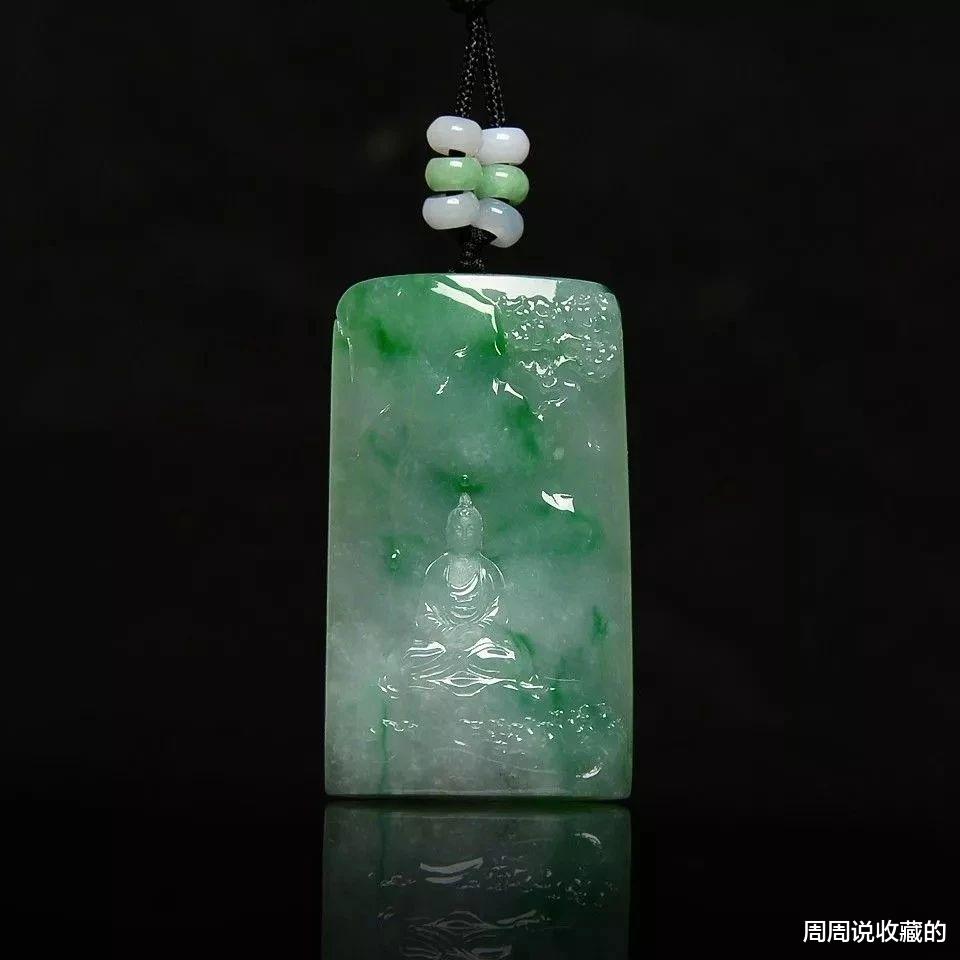 翡翠|为什么两块翡翠长得差不多，但是价格却差很多？