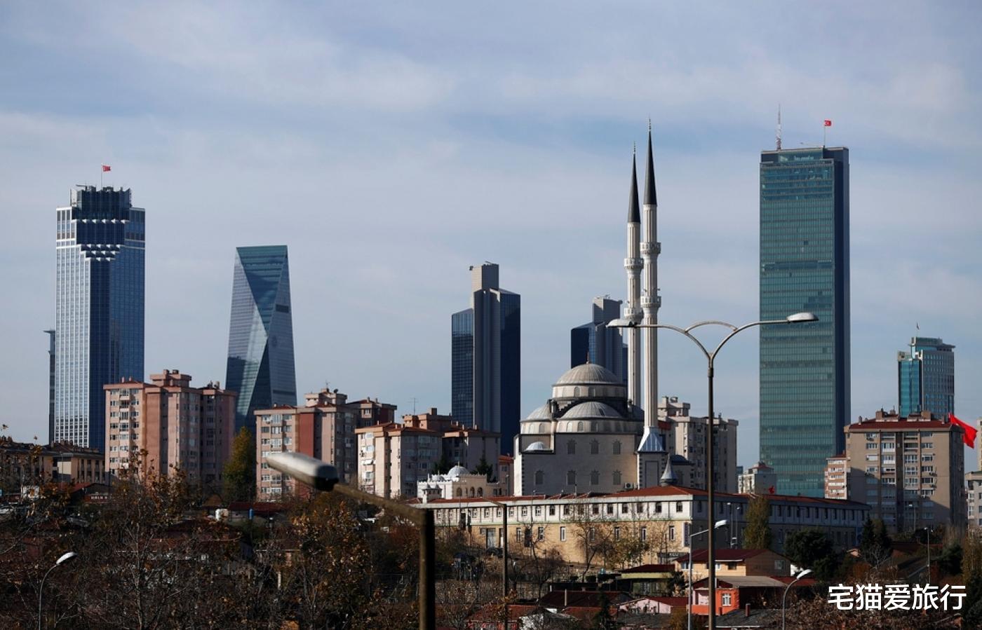 GDP 面积不如新疆的国家：资源价值却比中国多28万亿，但GDP不如河北