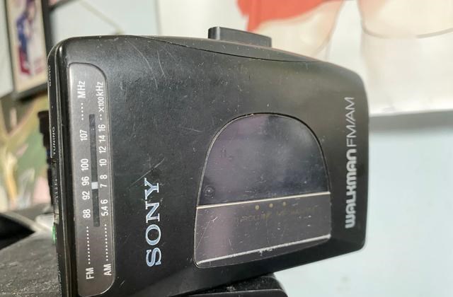 优米麻麻|听了老妈“祖传”的磁带Walkman，这才是真正的“发烧”设备啊