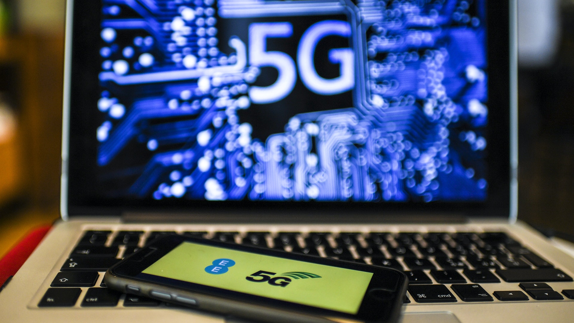 Java|美国要求两大电讯商推迟部署5G