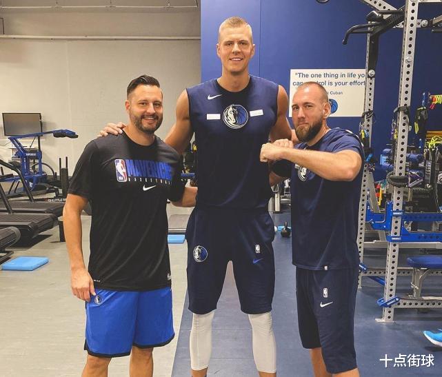 篮球|打NBA，究竟是努力还是天赋更重要？看看私人训练师与字母哥便知