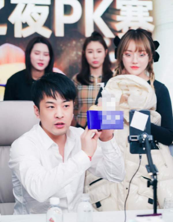 郑州 众网红支援河南！辛巴豪捐2000万，赵本山女儿捐30万，丁真受质疑