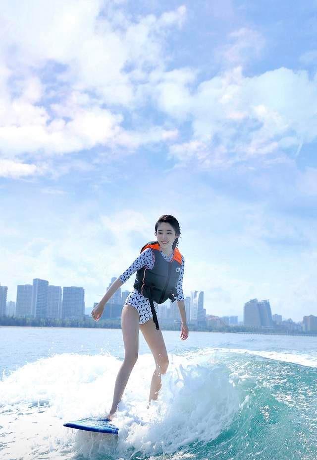 北京电影学院|22岁北影女生放弃明星梦，为入伍当兵增重20斤，英姿飒爽颜值高