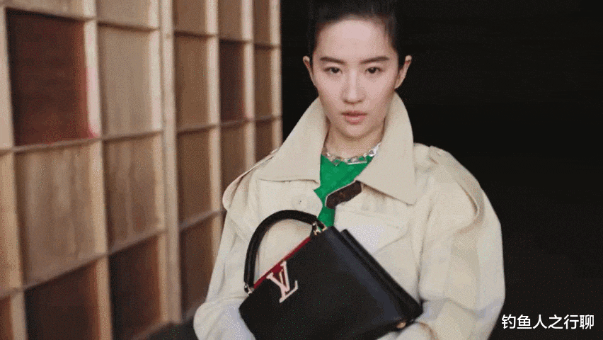 黑粉|媒婆妆、烈焰红唇、脸色蜡黄，他们这广告物料怕不是黑粉拍的吧？