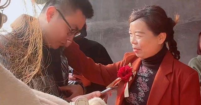 许敏|田静弟弟喜迎大婚，许敏参加婚礼遭举报，对面直播间放起了哀乐