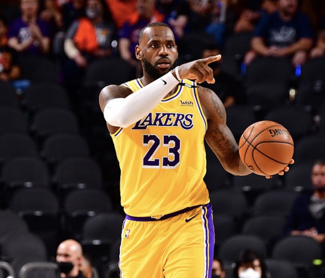 勒布朗·詹姆斯|乐透+冠军+一轮游！詹皇西游3年未现东部统治力：输给西部还是败给岁月