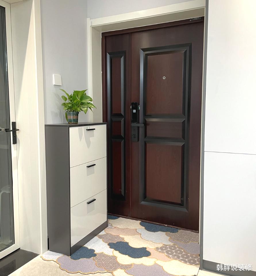 |120㎡简约新房,软硬装+家具电器共18万,无玄关照样时尚又大气