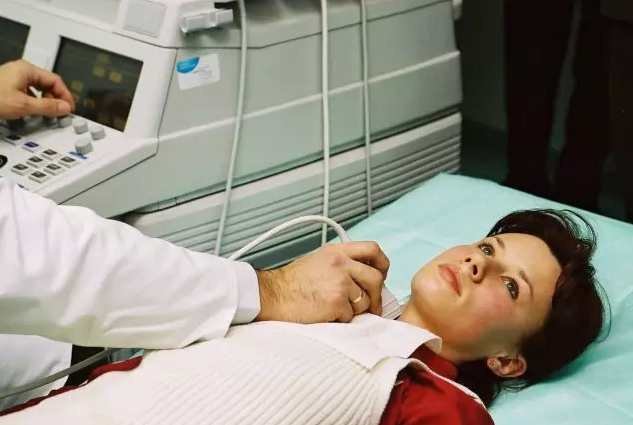 疾病|46岁单亲妈妈，结节从2.5降到0.3cm，只因常补1物，甲功才逐渐变强