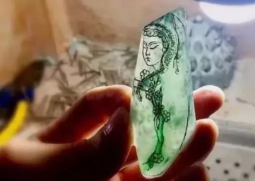 雕刻|翡翠独特吸引眼球的美，经过雕刻后，完全藏不住！