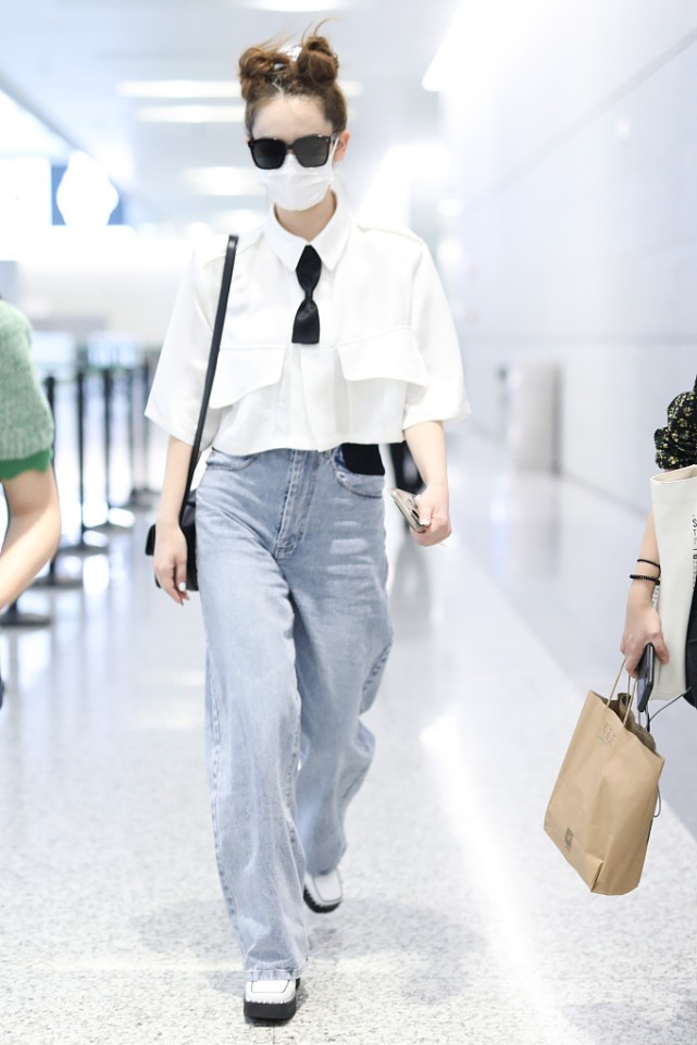 Lady变美日记|戚薇“神还原”女儿luky的发型，当妈的年纪梳“朝天揪”，真挺潮