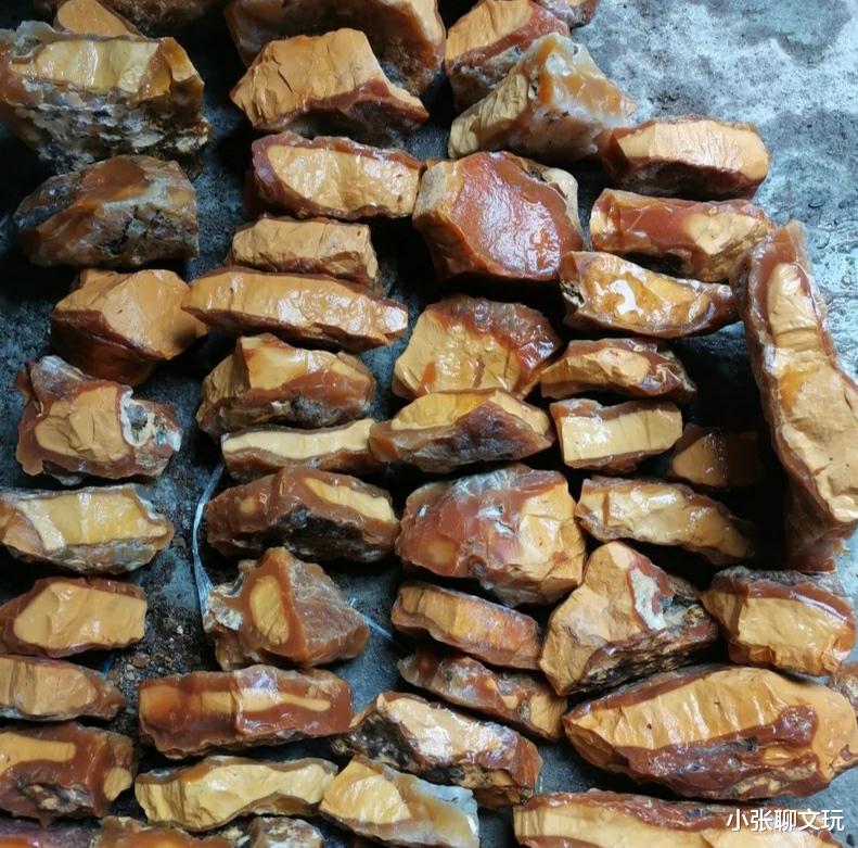 钱币|文玩市场新秀缅黄,料性和绿松石一样,但价格相差太多