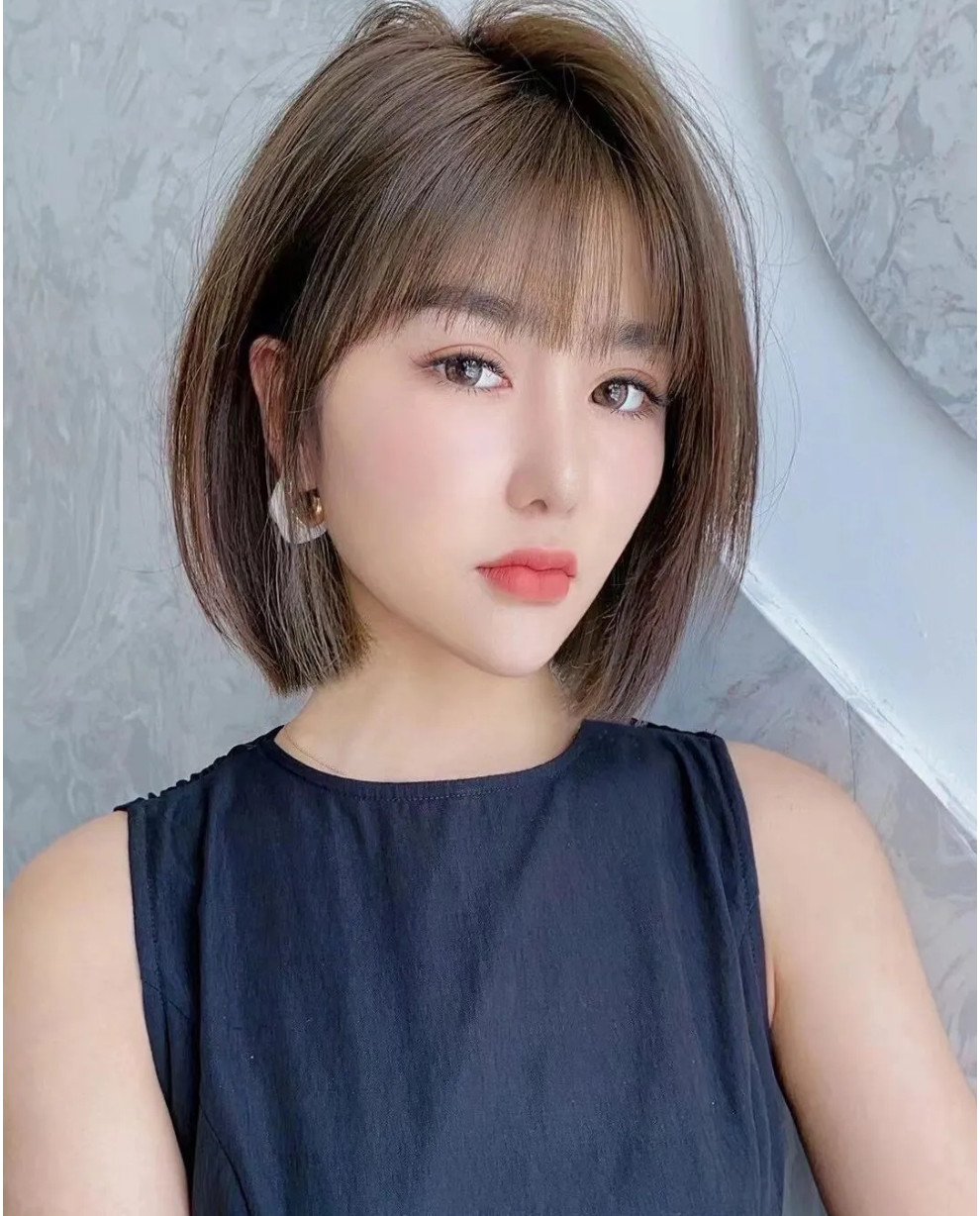 镜子发型|40岁左右的女性，发型这样剪，时尚年轻不老气