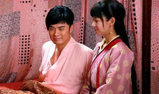 失控的小青蛙|曾和胡歌齐名，还是汤唯初恋，如今42岁未婚给黄轩做配