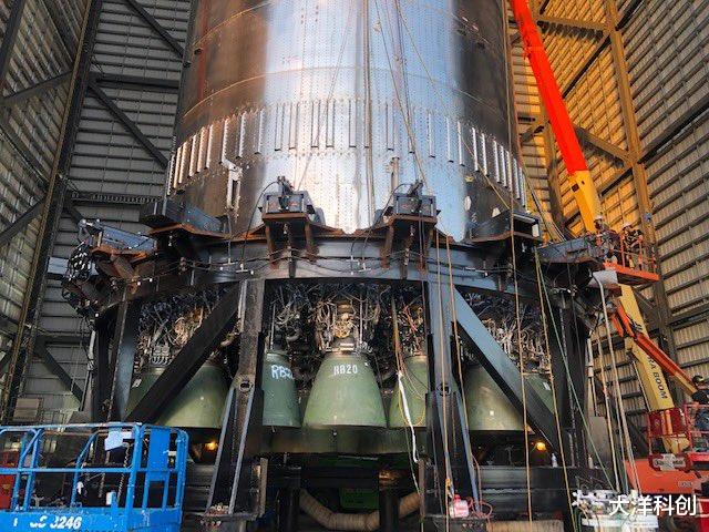 SpaceX 仅仅一个通宵,SpaceX给最强火箭装了27台发动机!到时候不会炸了吧?