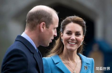 威廉|凯特披金光闪闪战袍高调痛击梅根，与威廉亮相首映礼，公婆来助阵