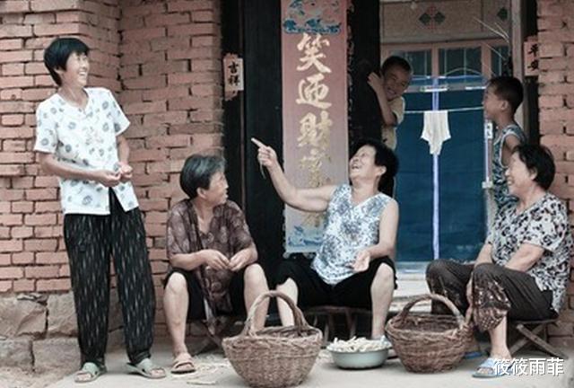 俗语“宁可房前出场小,不可房前有人田”这句话啥意思,有道理吗