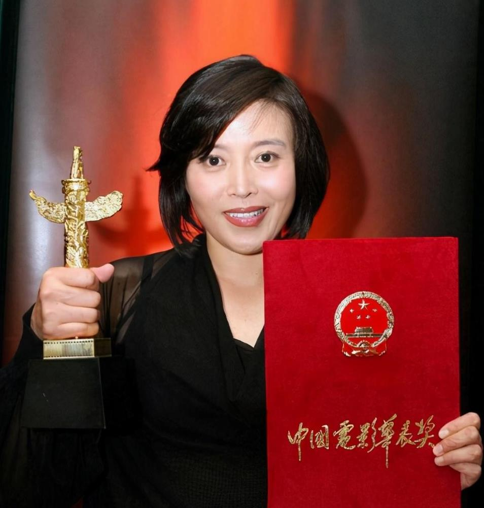 丁嘉丽|她是孙红雷前女友，堕胎4次，如今61岁仍单身一人