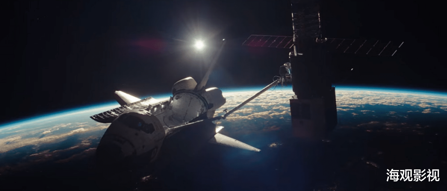 月球陨落|灾难片专业户罗兰·艾默里奇执导科幻电影《月球陨落》发布新片段